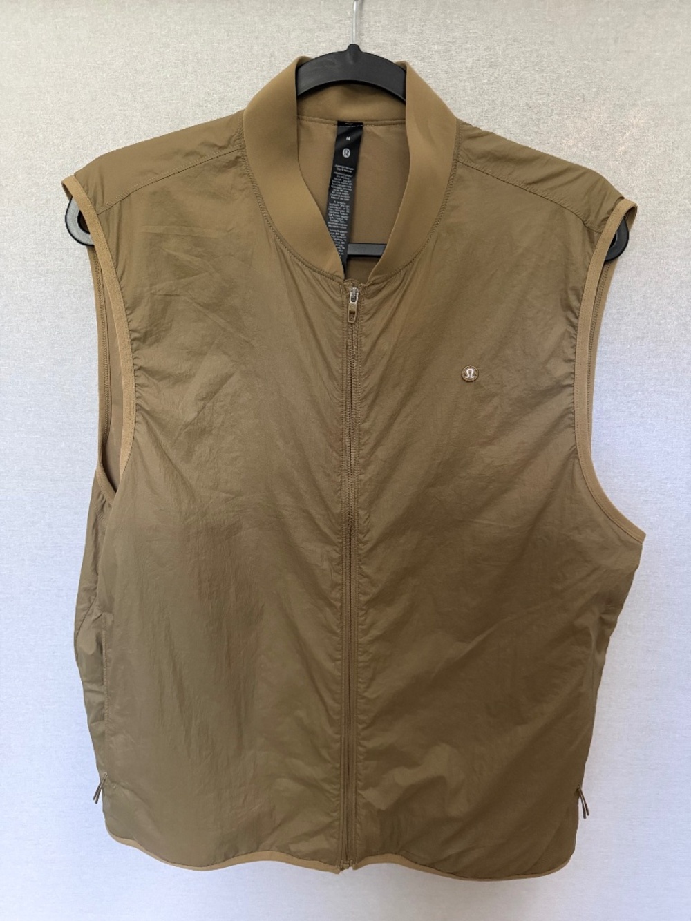 Lululemon Men’s Lightweight Full-Zip Vest Size M – Khaki